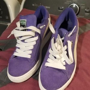 Purple pumas